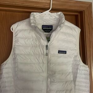 NWT white puffer vest